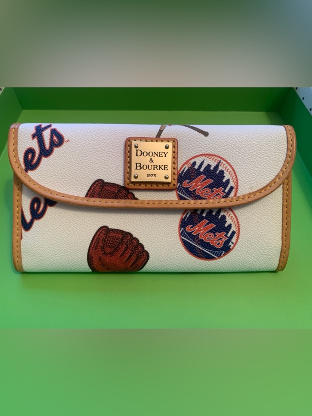 Dooney & Bourke MLB New York Mets Continental Clutch Wallet - LIKE NEW